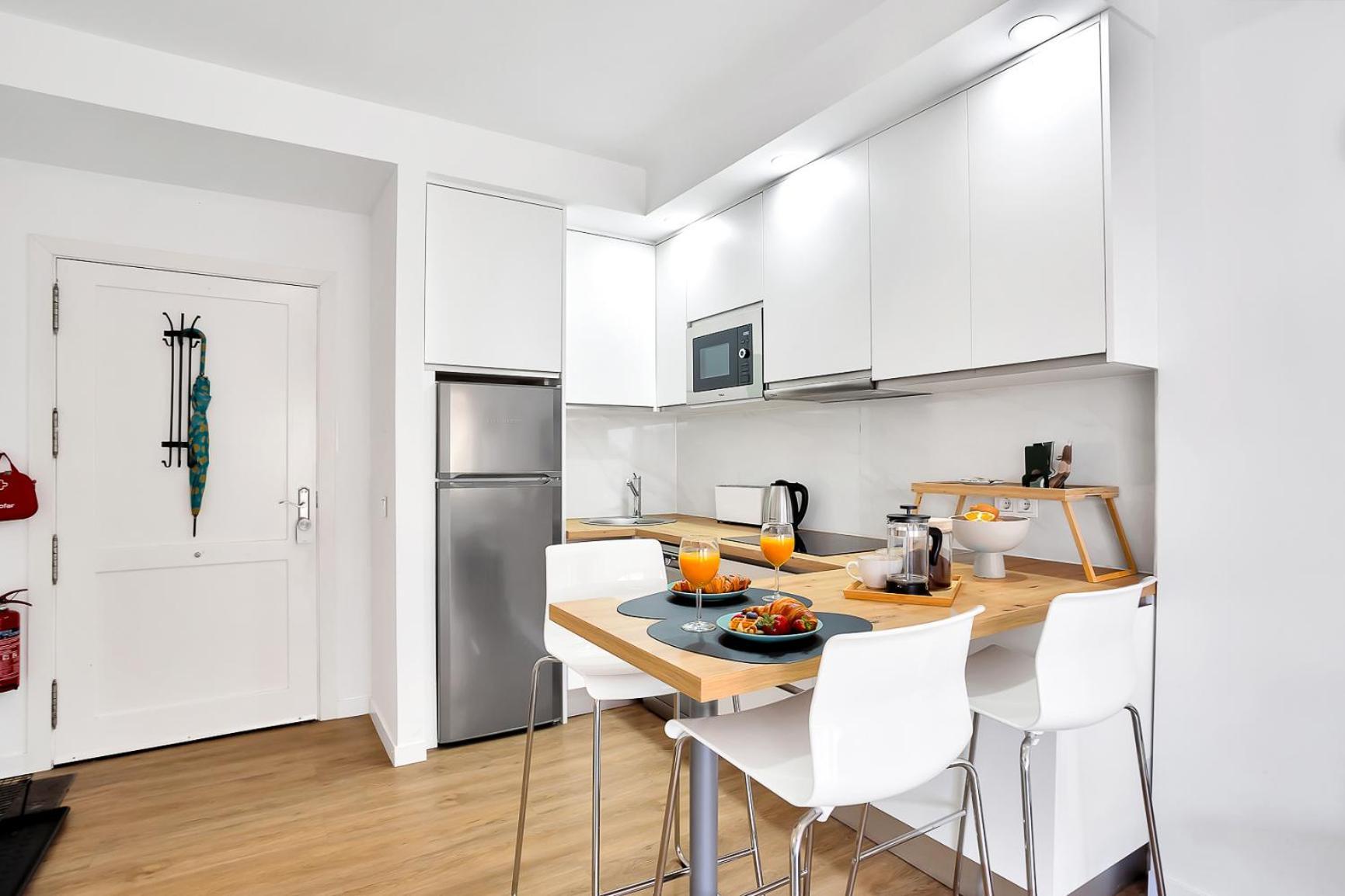 Modern Romana Playa 723 In Marbella, Elviria Appartement *